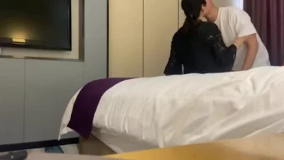 春天来了，熟女阿姨热火朝天的欲望，疯狂的偷情做爱才是阿姨的食粮